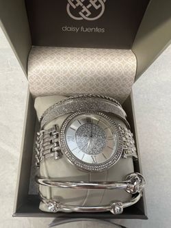 Daisy Fuentes silver watch and bracelet set in box