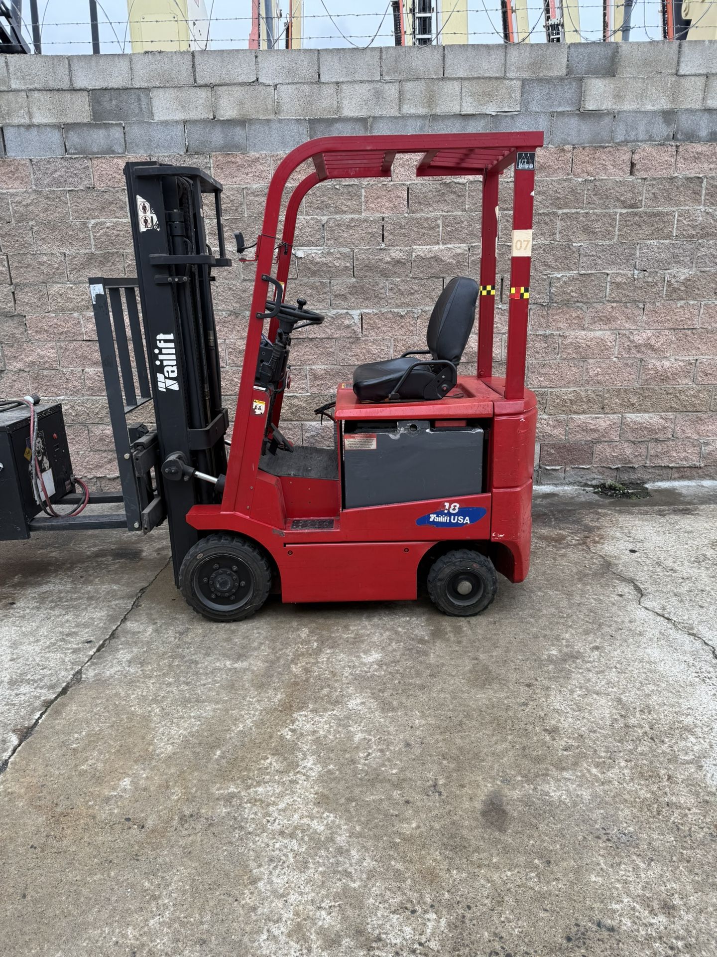 Forklift Electric $3000