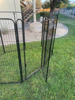 Dog Fence/playpen 4ft high, 8 panels with gate S120 Cash/Zelle for pickup in Desert Hot Springs