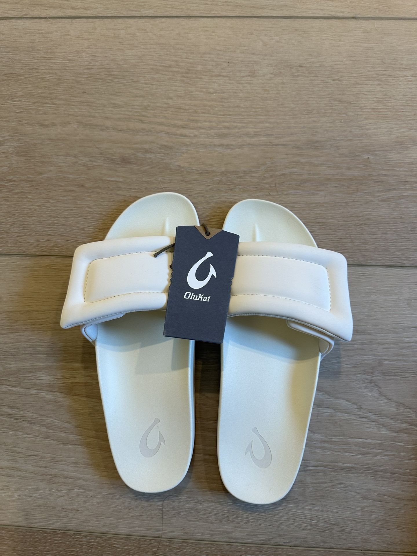 OluKai Sunbeam Slides