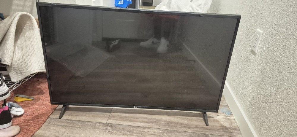 LG 43 in. Smart Tv