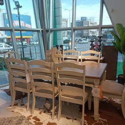 🍋‍🟩Realyn Dining Table and 4 Chairs