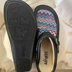 Alegria by PG Lite - zig-zag Southwest faded multicolor design w/black strap