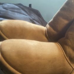 uggs size 9 in women’s or 7y