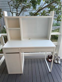 IKEA Micke Desk (swivel chair optional)
