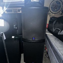 2 TURBOSOUND IQ18B: Front Loaded Powered Subwoofers