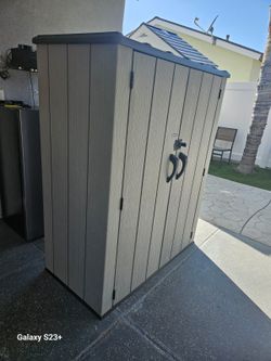 Lifetime storage shed new