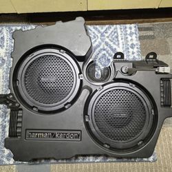 Dodge Challenger Sub Woofer - Harman Kardon