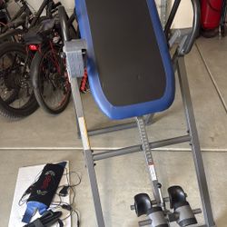 Innova inversion Table