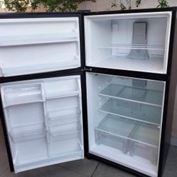 WHIRLPOOL FRIDGE BLACK 21CU FT 33x31x66👍🛑4 MONTHS WARRANTY 
