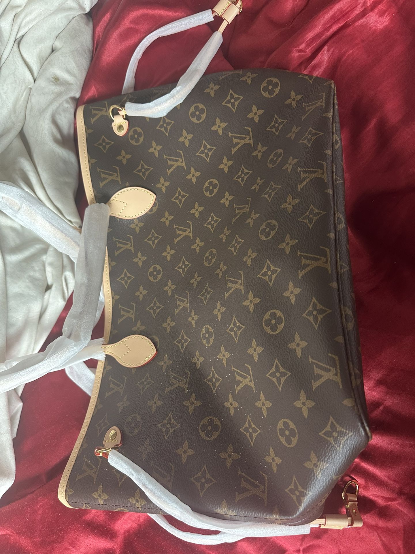 Louis Vuitton bag Brand New Never Worn With Wallet Purse