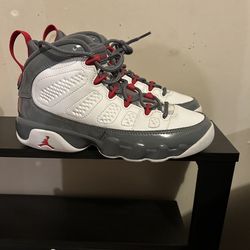 Yourh Jordan’s size 4