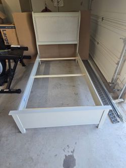 Princess twin bed