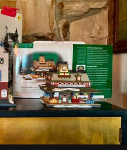 Dept 56 New England Village