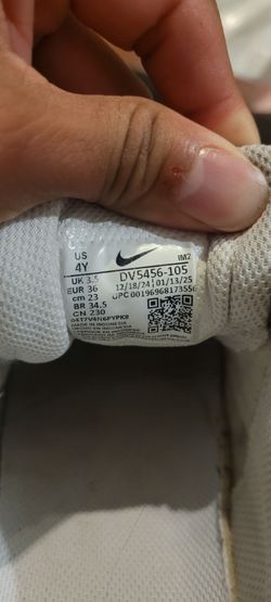 Girls nike size 4 youth