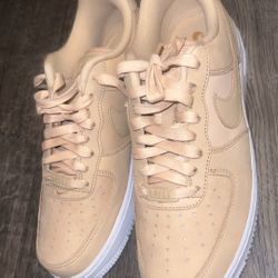 khaki women’s af1 size 9 