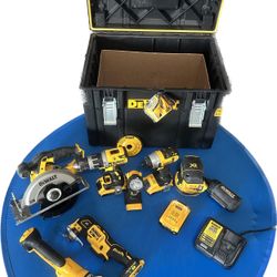 12 PCs DeWALT tool Set With Tool Box On Wheels