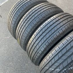 225 65 17 Tires Con 80% De Vida Las 4 De La Marca Michelín 