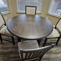 Round Table Dining Set 