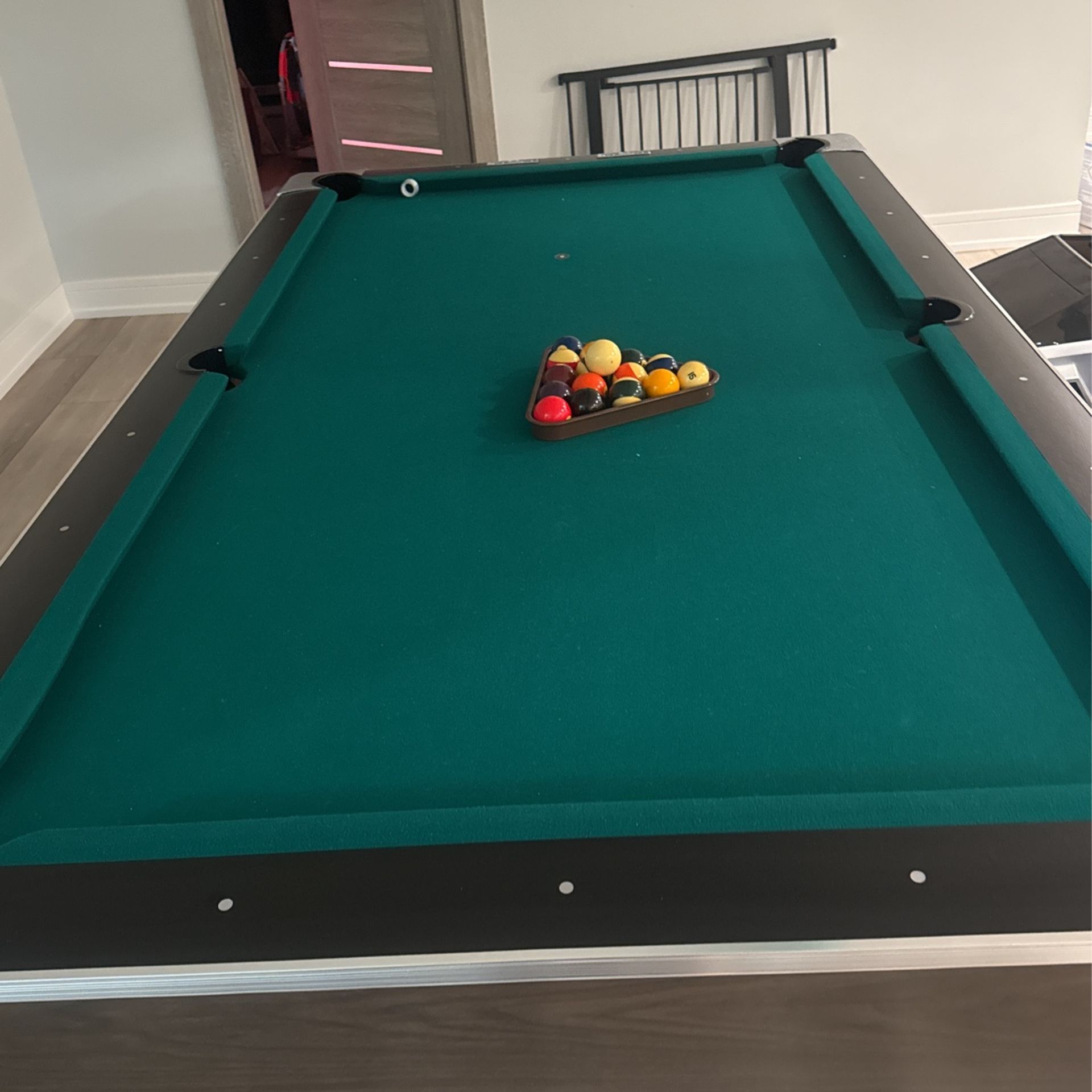 Bilard/pool Table