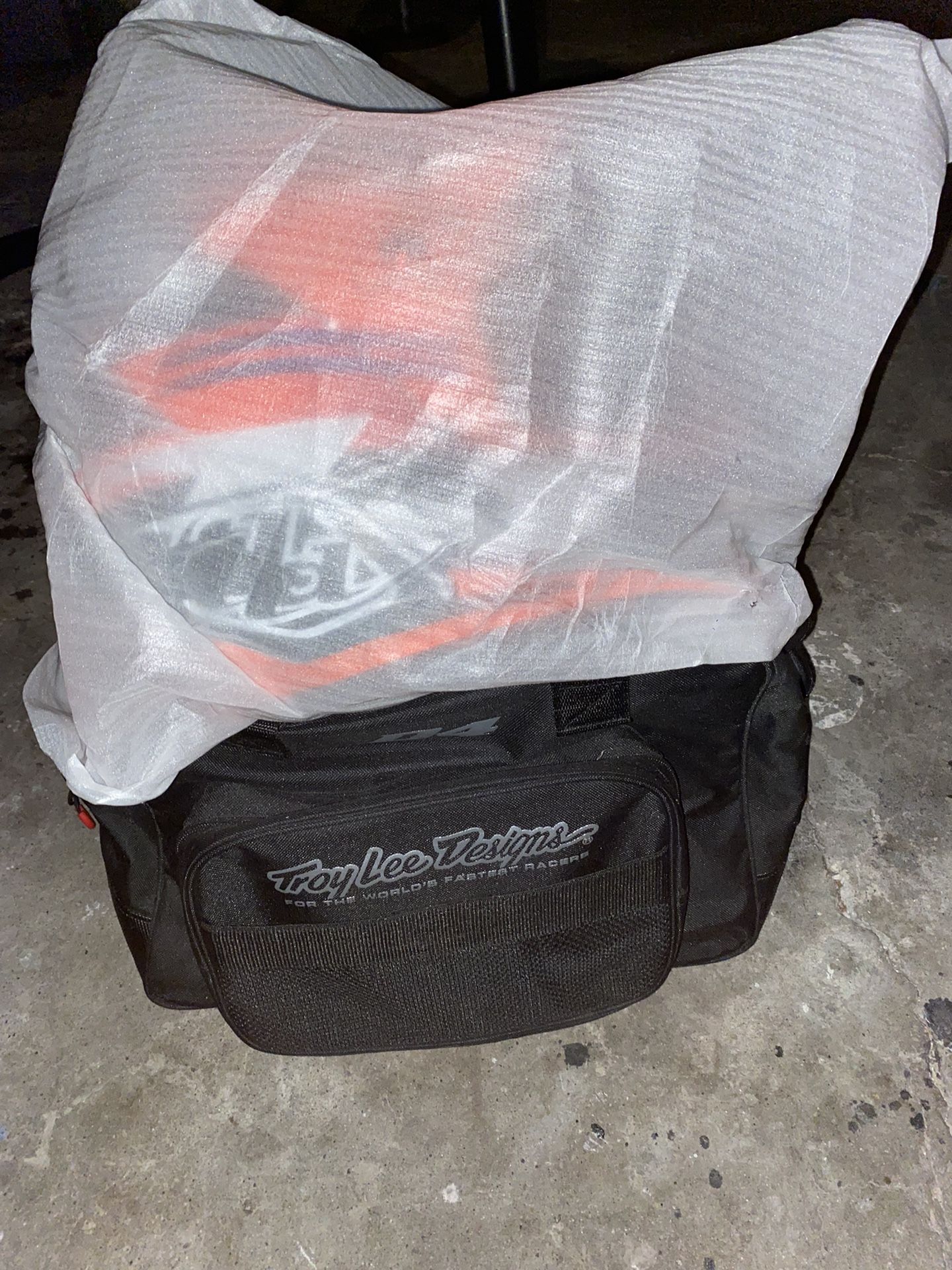 23 ファッション Troy Lee Designs ヘルメットとバッグ