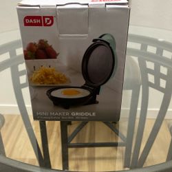 Dash Mini Maker Griddle 