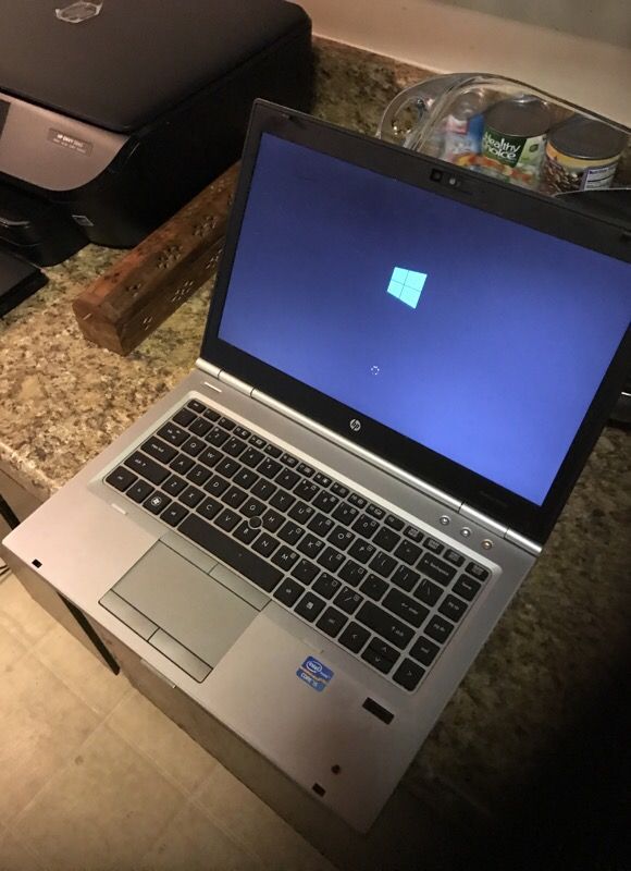 Hp elitebook 8170p 2.5ghz i5 quad core, webcam,Bluetooth,dvdrw, new battery and charger