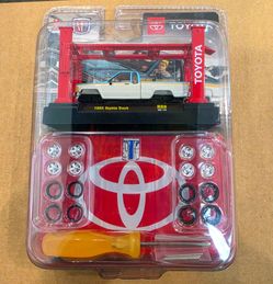 🔧 M2 Machines 1985 Toyota Truck Model Kit R88 🔧