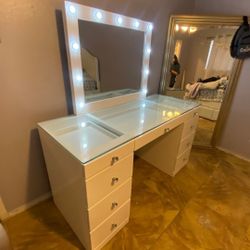 📌 Makeup Vanity Avery 