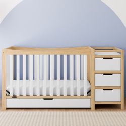 Graco Baby Crib 4 in 1 Brand New in Box