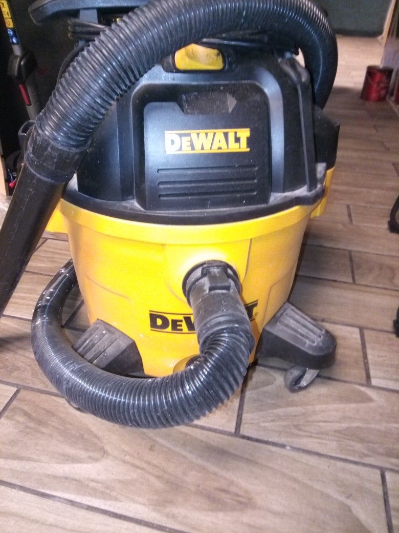 DeWalt Portable Wet/Dry Vaccum