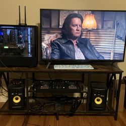 43” 4K UHD Gaming Monitor - Gigabyte AORUS