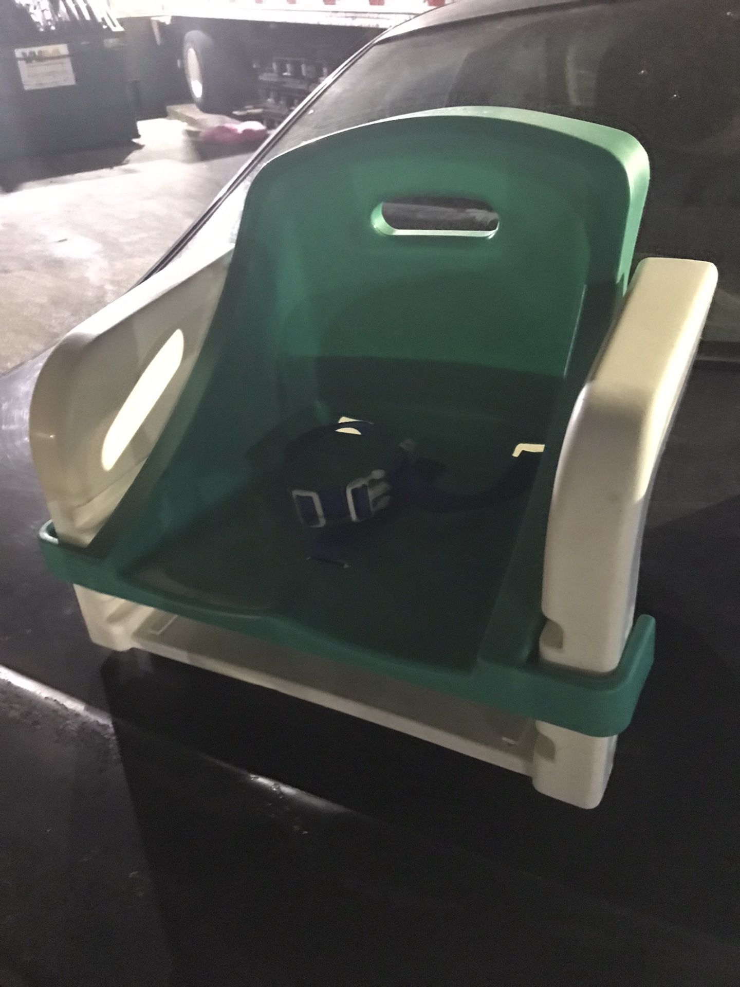 Very Nice Like New Kids Booster Seat Chair Only $10 Firm