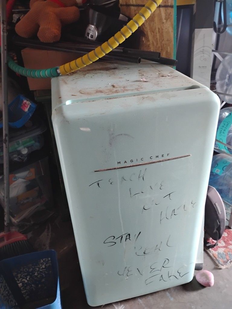 Magic Chef Mini Fridge