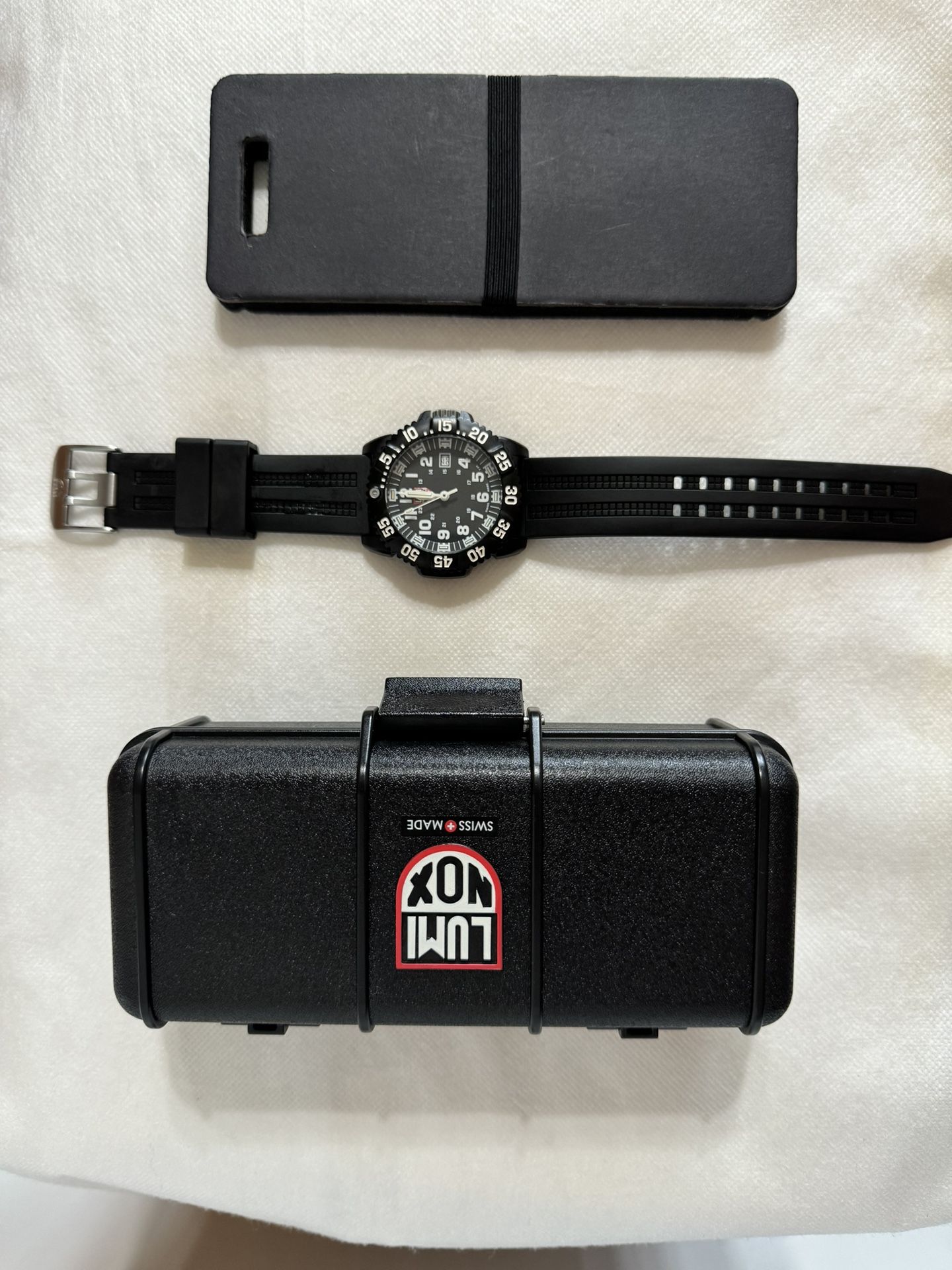 LUMINOX Navy seal watch 3050/3950 Water Resistant Black 200 Meters.