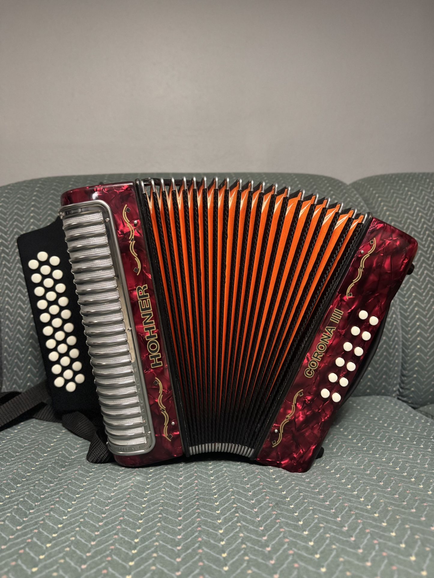 Acordeon Hohner Corona III La Re Sol