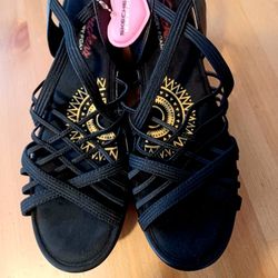 New Skecher Wedge Strappy Sandals Women's Size 9