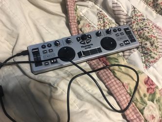 Mini DJ turntable Numark DJ2GO