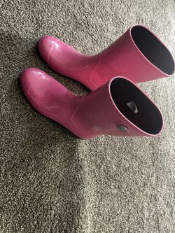 New Ugg Rain Boots (sz9)