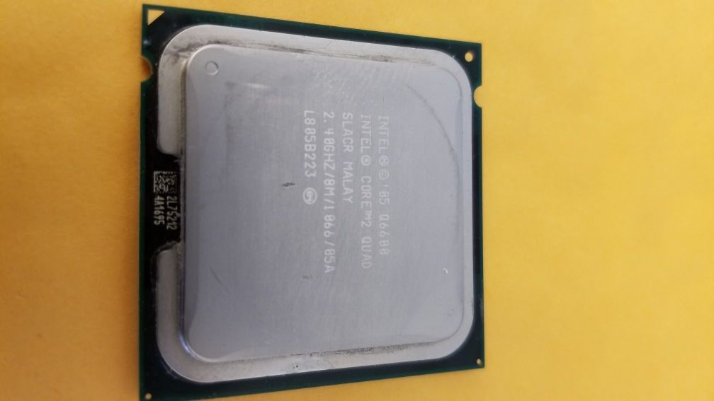 Intel Q6600 2.4 GHZ processor chip