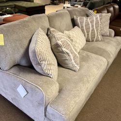 Supreme Cozy Stylish Couch 