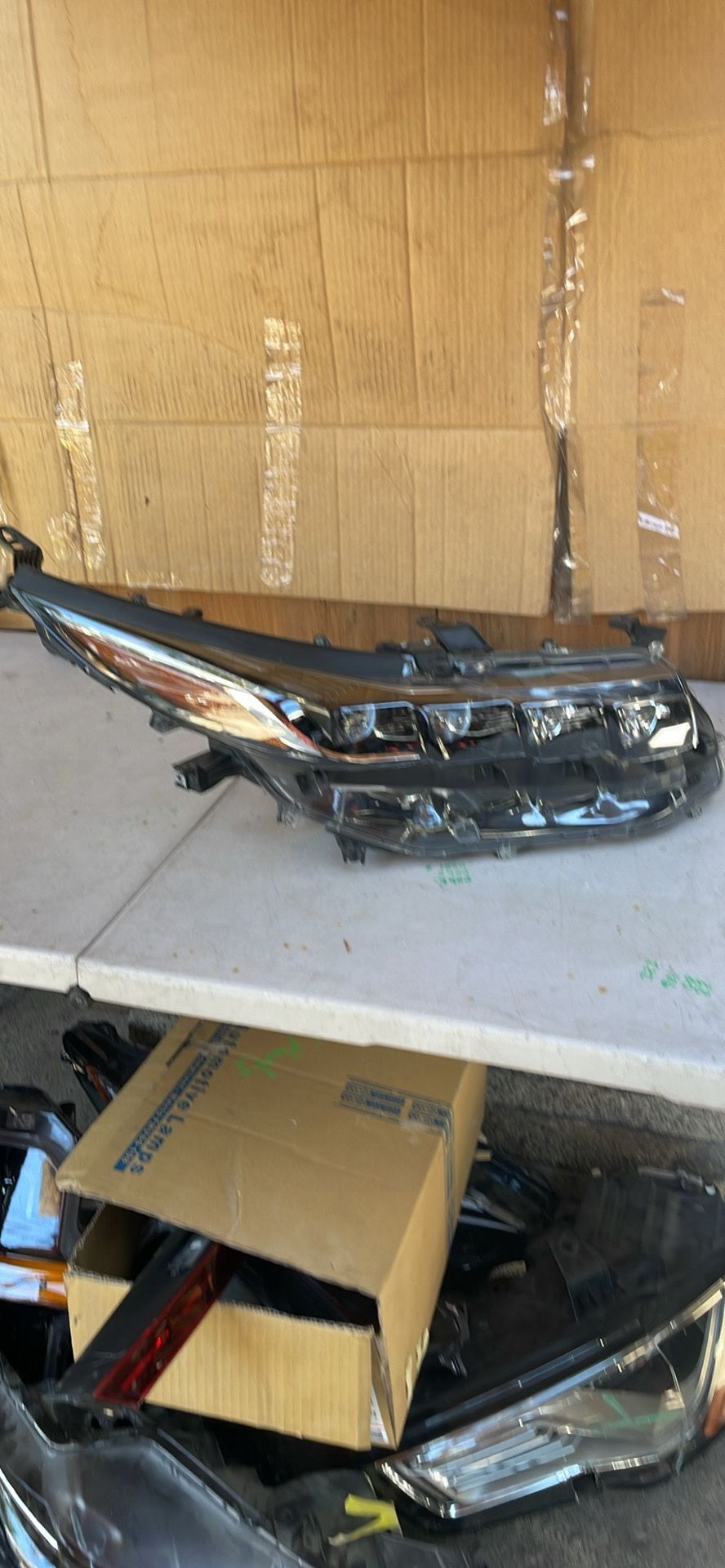 17-21 Prius Prime Right Headlight