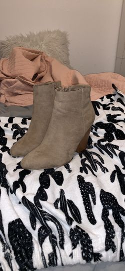 Taupe ankle heeled booties