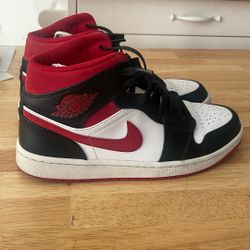 Jordan 1 mid
