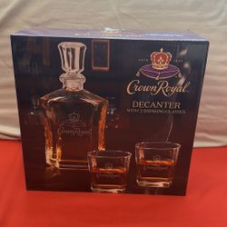 Crown Royal Decanter (25.4 oz) w/ 2 Drinking Glasses(10.5oz).CR..New In Box..
