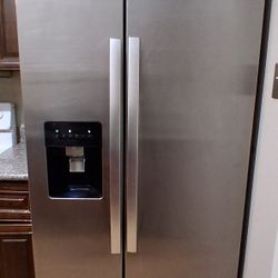 Stainless Steel Whirlpool Side By Side Refrigerator 