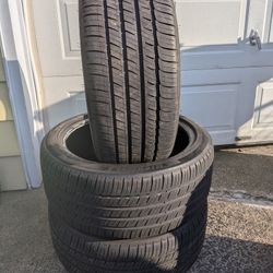 P245 40R 19 Michelin Primacy Tour All Season Tires (3) Pickup Only
