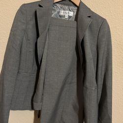 Women’s Suit 2 Pieces New Size 2P Each $12 