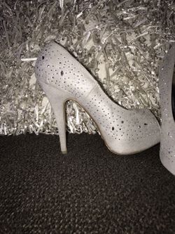 Tacones gris
