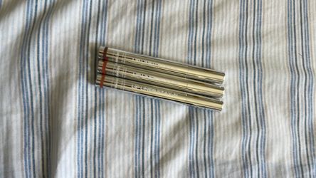 Sacheu lip liner stay